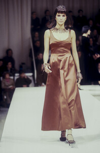 alberta-ferretti-fw-1995-4.thumb.jpg.1c7f20cfdf77923d47058b4fca52976e.jpg