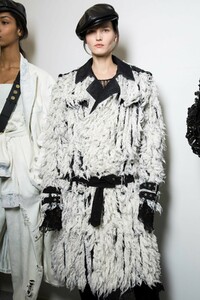 backstage-defile-balmain-automne-hiver-2019-2020-paris-coulisses-110.thumb.jpg.e23bf3333a59e4a93214915e3790cbfa.jpg