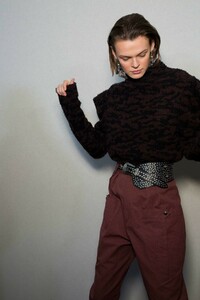 backstage-defile-isabel-marant-automne-hiver-2019-2020-paris-coulisses-94.thumb.jpg.ca788195fbf10e314c3e570ef42b3610.jpg