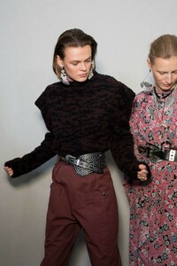 backstage-defile-isabel-marant-automne-hiver-2019-2020-paris-coulisses-95.thumb.jpg.1c774399b348926fac33b18db70328fb.jpg