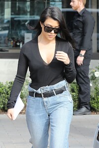 kourtney-kardashian-street-style-03-20-2019-8.jpg