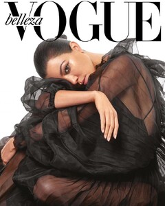 kourtney-kardashian-vogue-belleza-mexico-spring-2019-5.jpg