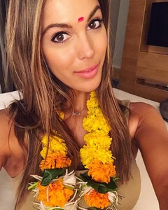 irismittenaeremf - BZ9LIMjlhJi.jpg