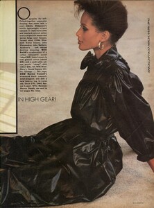 387153794_Boman__Giaviano_Vogue_US_February_1981_04.thumb.jpg.e73d0f3114080baefb66316a8b07bfab.jpg