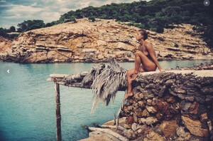 454874792_MarisaPapen_ThomasAgatz_WildandfreeonIbiza(9).thumb.JPG.97f9345eb1cf8817f1da11c568a523d6.JPG
