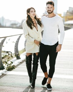 nabilla - BwHnKl-AXck.jpg