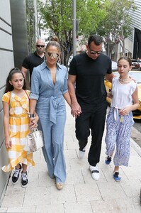         jlo210419BZNimage127.jpg
