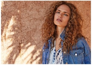 Stradivarius-Spring-Summer-2019-Campaign10.thumb.jpg.aa5455229e046d156ccbbb40b3ffb700.jpg