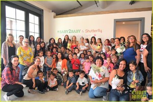 jennifer-garner-hosts-shutterfly-baby2baby-mothers-day-celebration-08.jpg