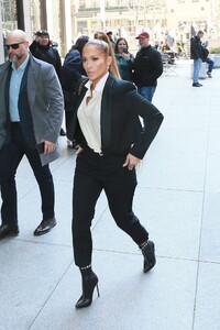 jennifer-lopez-heads-to-sirius-radio-in-nyc-04-03-2019-0.jpg