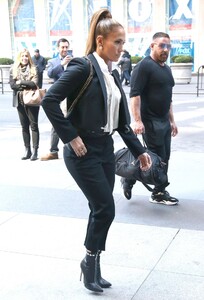 jennifer-lopez-heads-to-sirius-radio-in-nyc-04-03-2019-6.jpg