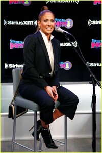 jennifer-lopez-sirius-xm-april-2019-08.jpg