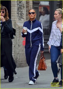 jennifer-lopez-sports-navy-tracksuit-for-coffee-outing-03.thumb.jpg.8061d2453256d7e381d0d7bedc8d5354.jpg