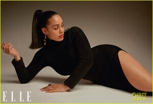 jorja-smith-elle-uk-cover-02.jpg