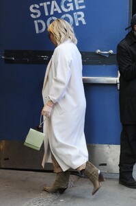kate-hudson-arrives-at-gma-in-nyc-04-04-2019-3.thumb.jpg.1c517f4aa04574fba77519419b1130ad.jpg