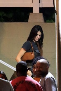 kendall-jenner-saban-theatre-in-beverly-hills-04-24-2019-5.jpg