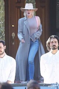 khloe-kardashian-church-service-in-calabasas-03-31-2019-7.jpg
