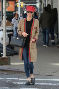 nicky-hilton-street-style-04-10-2019-1.jpg
