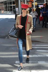 nicky-hilton-street-style-04-10-2019-2.jpg