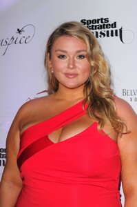 [1148365739] SI Swimsuit On Location After Party.jpg