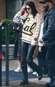 13092444-0-School_spirit_Kendall_Jenner_embraced_collegiate_chic_while_out_-m-31_1556998959653.jpg