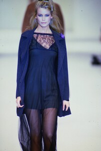2145127336_blumarine-fw-1994(17).thumb.jpg.84174580d9112464b42b9bc943279d4a.jpg