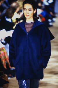487243578_michael-kors-fw-1990(15).thumb.jpg.a98168a4c8bb585406fcf6f39beb652f.jpg