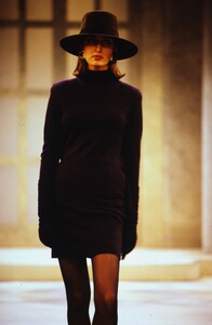 95266287_anne-klein-fw-1990(9).thumb.jpg.0476d41430227e5af4d3f1c4da44bc0a.jpg