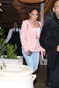 jennifer-lopez-night-out-style-avra-in-beverly-hills-05-27-2019-3.jpg