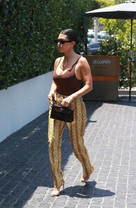 kourtney-kardashian-cecconi-s-west-hollywood-05-30-2019-1.jpg