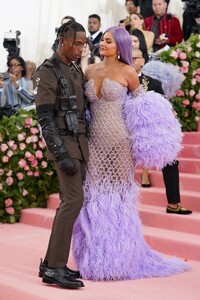 kylie-jenner-2019-met-gala-7.jpg