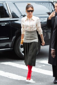 victoria-beckham-out-in-new-york-05-09-2019-5.jpg