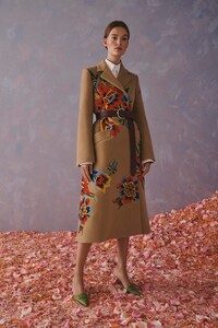 00006-Caroline-Herrera-Resort-2020.thumb.jpg.8a89881705941a972b525ce60ef29d60.jpg
