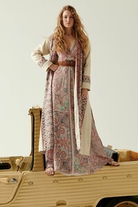 00013-ETRO-Resort-20-credit-Mel-Bles.thumb.jpg.4d86cea87898004f14f097d10f127b02.jpg
