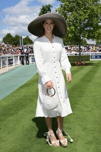 84ce221256870144 (2).jpg