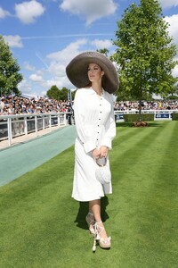 e06d241256870184 (2).jpg