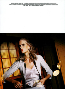 Hiett_Vogue_Italia_October_2003_12.thumb.png.18a6a929b9e57928110b2350a795e9eb.png