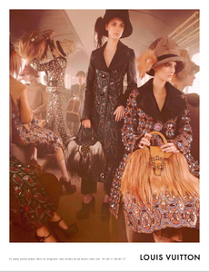 Meisel_Louis_Vuitton_Fall_Winter_12_13_03.thumb.png.be7ed528f26920a4a8d9083e8d230233.png