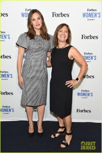 jennifer-garner-ashley-graham-lead-forbes-womens-summit-2019-13.jpg