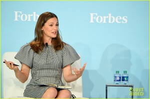 jennifer-garner-ashley-graham-lead-forbes-womens-summit-2019-14.jpg