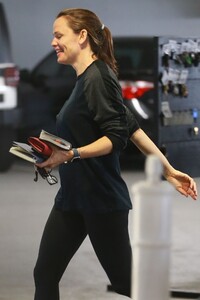 jennifer-garner-going-to-the-gym-in-la-6-27-2019-3.jpg