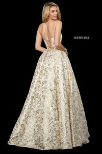 Sherri-Hill-53253-gold-44904.jpg-600.thumb.jpg.ee12f33d68c089452a1819e62f51a4b8.jpg