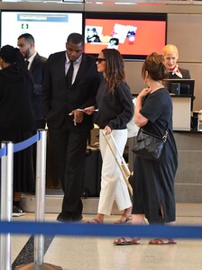 alicia-vikander-at-los-angeles-international-airport-07-01-2019-7.thumb.jpg.731809f2e843a00978d6eeb804f1d24c.jpg