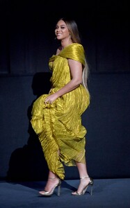 beyonce-the-lion-king-premiere-in-london-10.jpg
