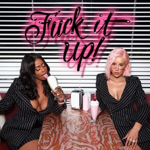iggy-azalea-f-ck-it-up-ft.-kash-doll-music-video-2019-3.jpg
