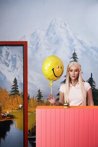 iggy-azalea-f-ck-it-up-ft.-kash-doll-music-video-2019-6.jpg