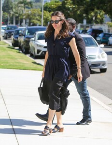 jennifer-garner-out-in-los-angeles-07-21-2019-2.jpg