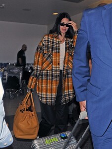 kendall-jenner-at-lax-in-los-angeles-07-05-2019-6.jpg