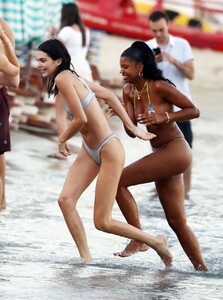 kendall-jenner-in-a-bikini-mykonos-07-07-2019-1.jpg