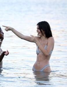 kendall-jenner-in-a-bikini-mykonos-07-07-2019-2.jpg